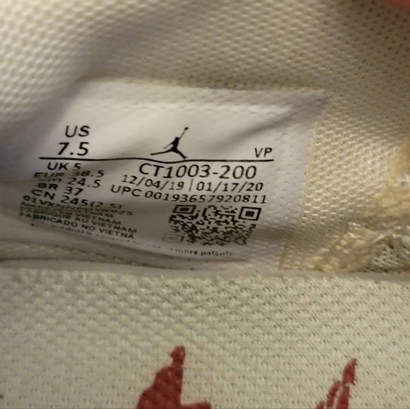 Jordan Athletic Shoes in Beige and Red - Picture 7 of 7